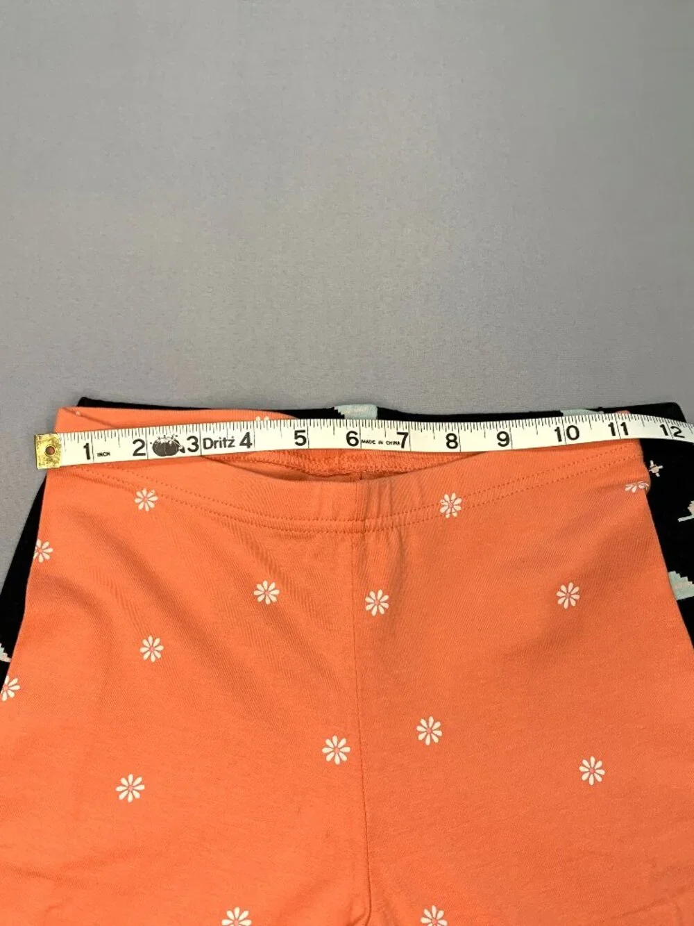 4 Piece Girls Set. Full Length legging. Short Sleeves Graphic T-shirt Size 14/16